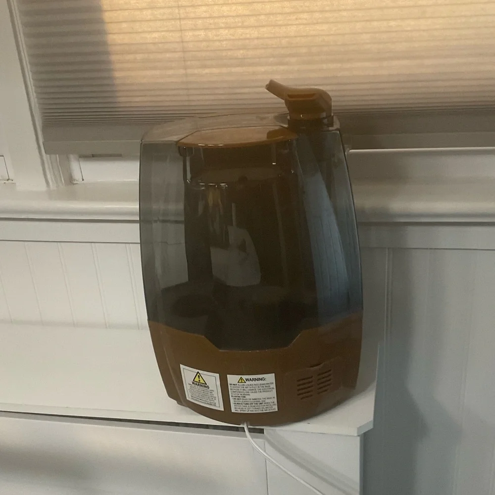 Clean Mist Humidifier - Picture 2 of 5